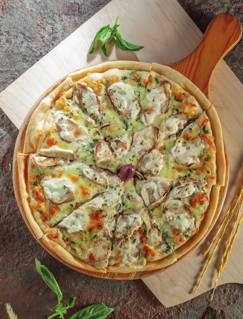 Chicken Pizza with White Sauce